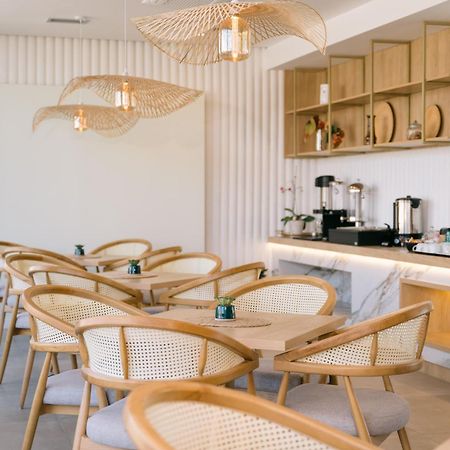 Hotel Teuta ウルツィニ エクステリア 写真