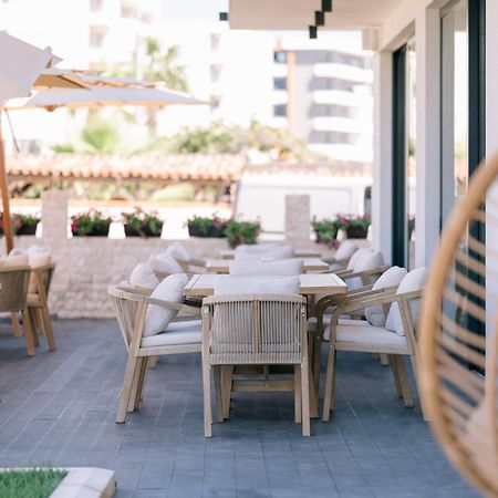 Hotel Teuta ウルツィニ エクステリア 写真