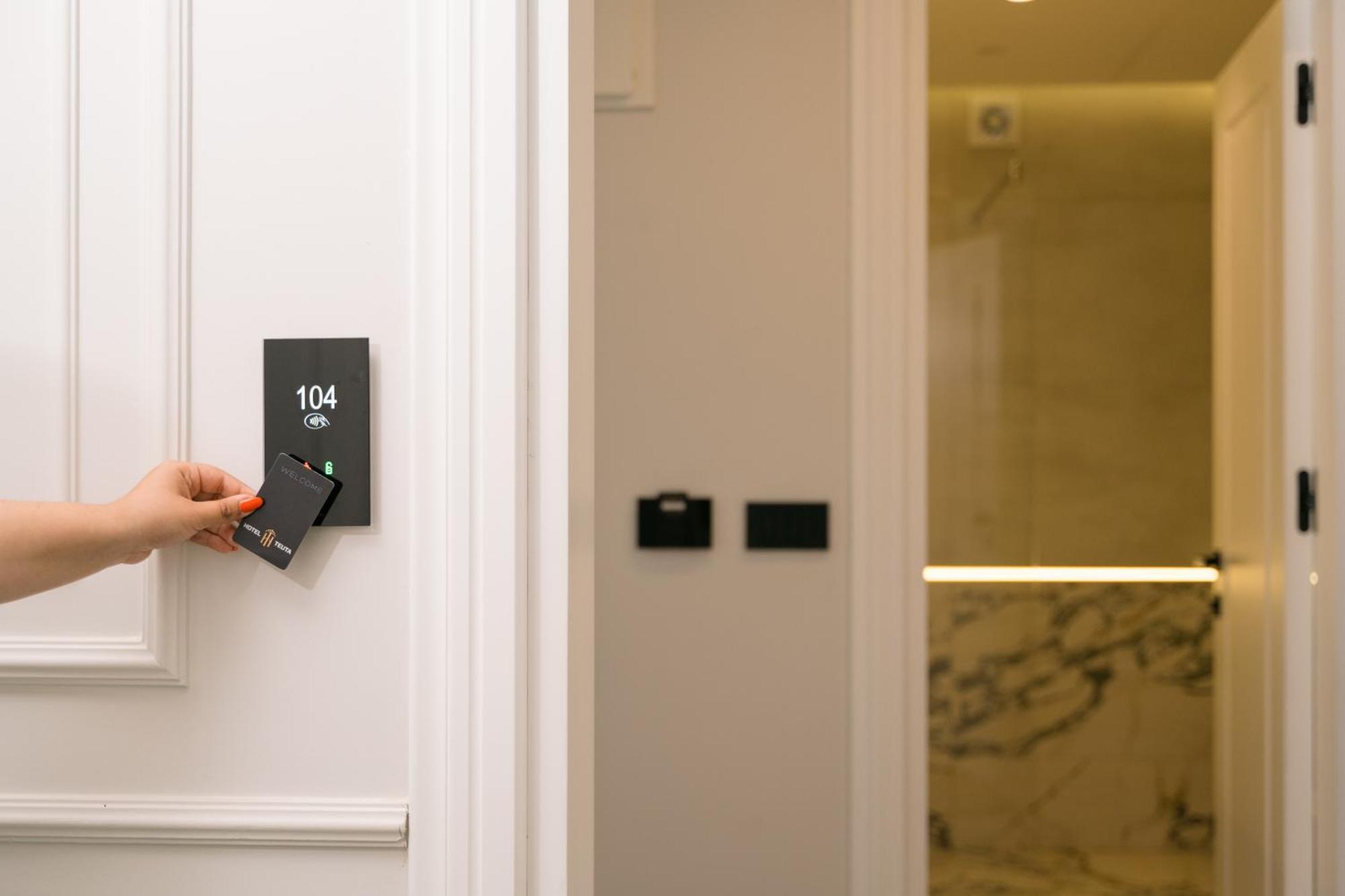 Hotel Teuta ウルツィニ エクステリア 写真